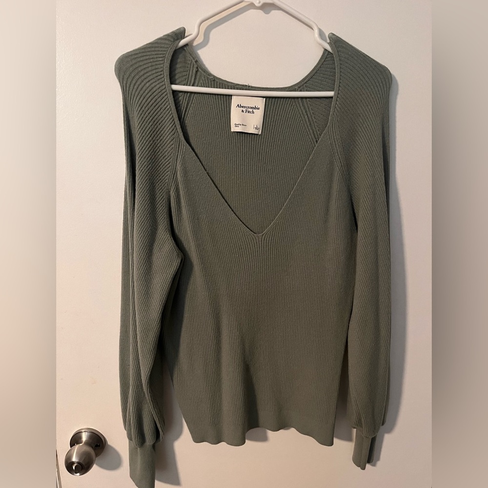 Abercrombie sweater size large.